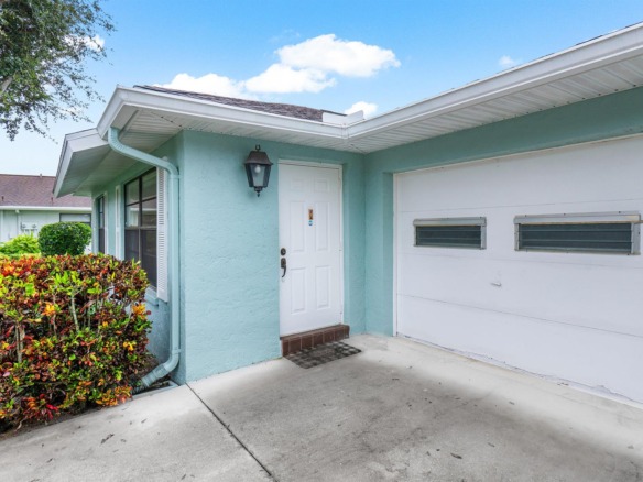 4360 Eucalyptus Tree Court # A, Boynton Beach FL 33436 — #R11027792