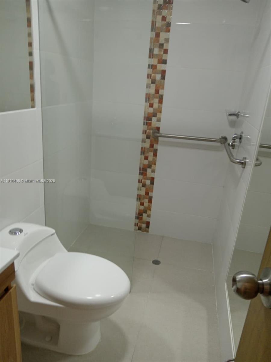 84b12bae-773 Calle 2 Oeste #24A174 Miraflor # 101, 00000 — #A11910468