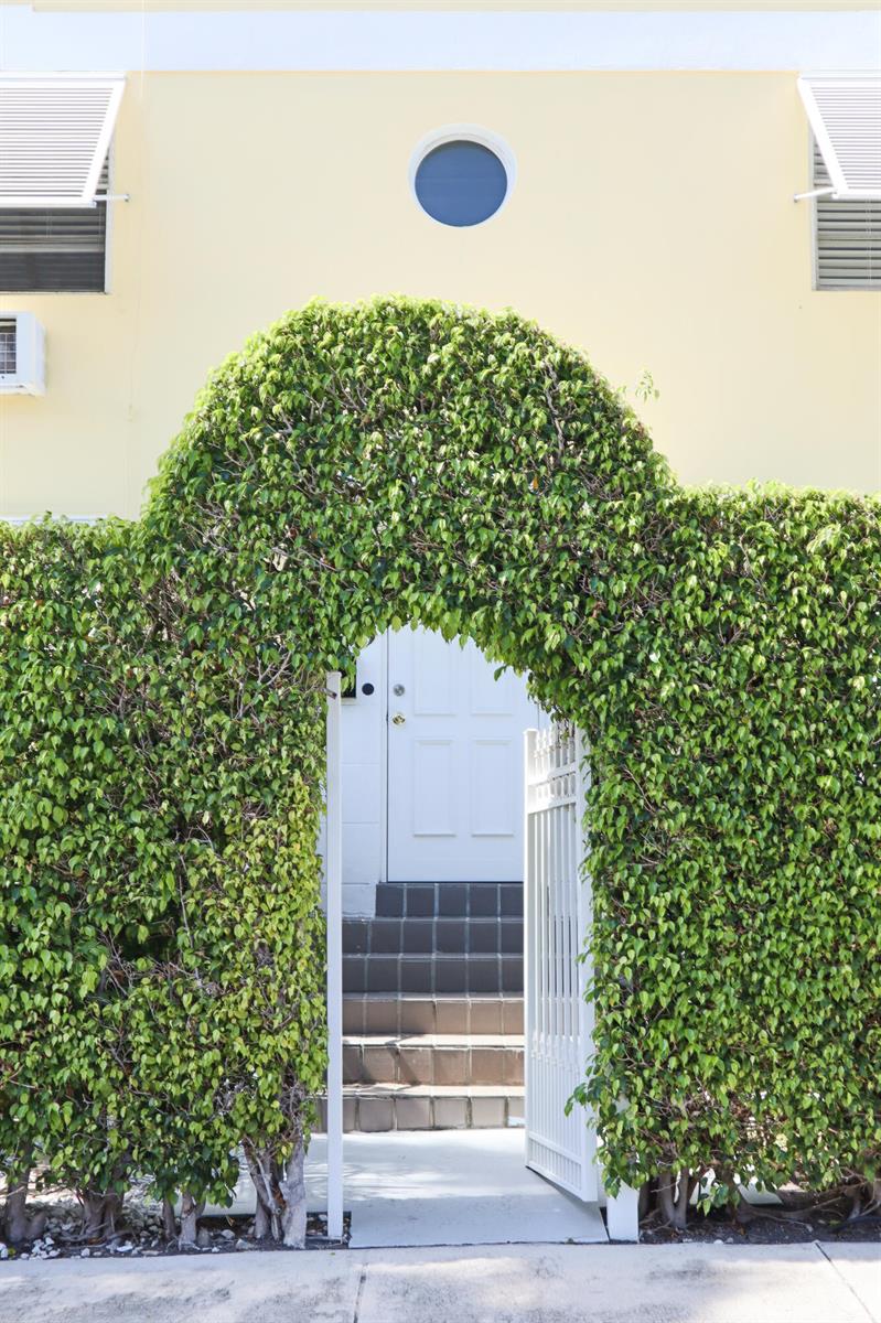 84b12bae-7733 172 N County Road, Palm Beach FL 33480 — #R11028931