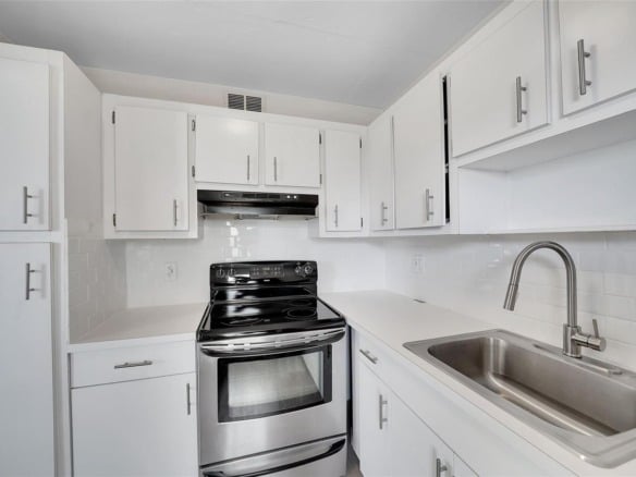 2555 NE 11th Street # 806, Fort Lauderdale FL 33304 — #F10468807