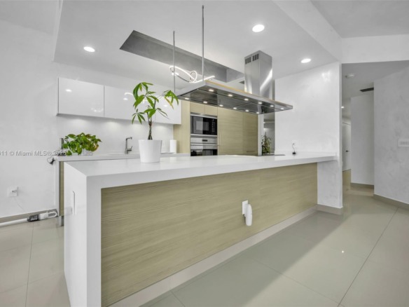 17301 Biscayne Blvd # 910, North Miami Beach FL 33160 — #A11911611