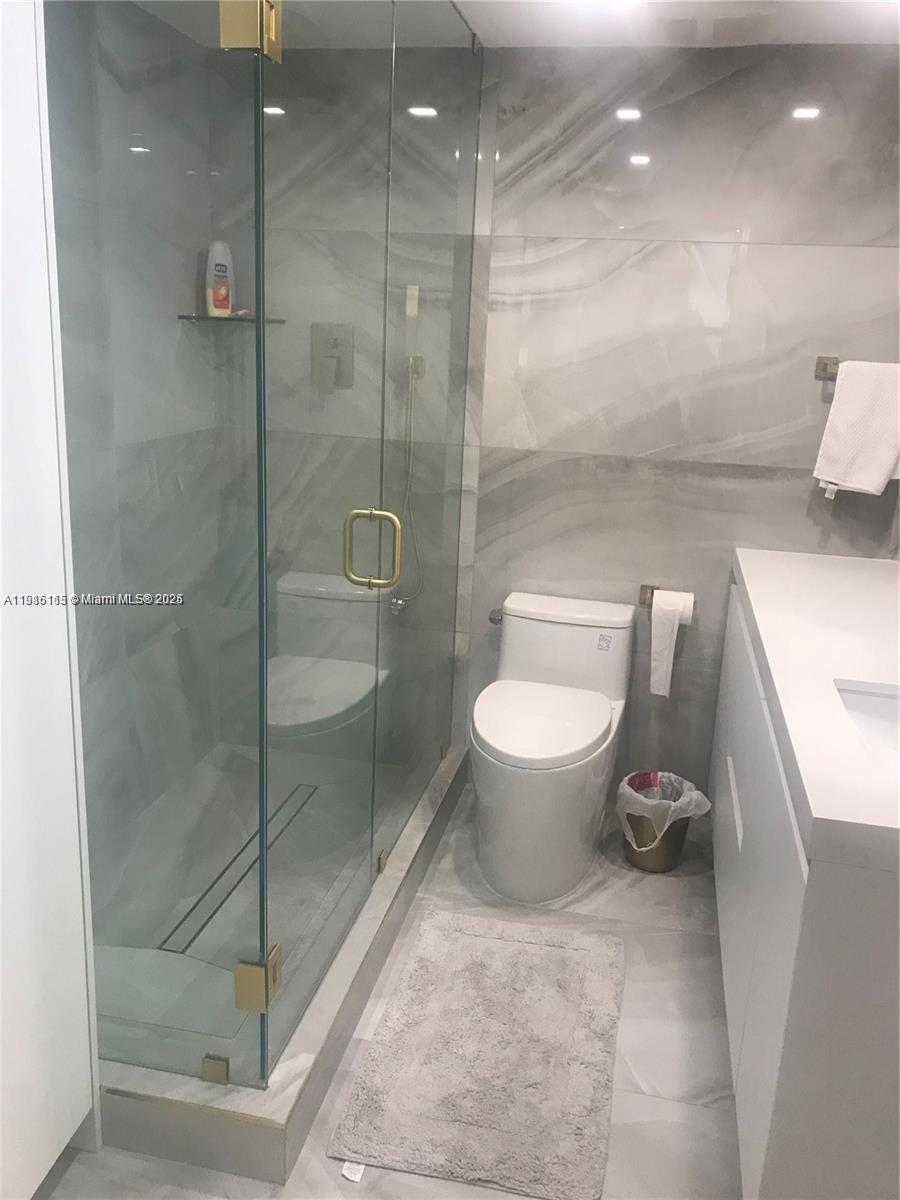 84b12bae-911 10185 Collins Ave # 516, Bal Harbour FL 33154 — #A11915115