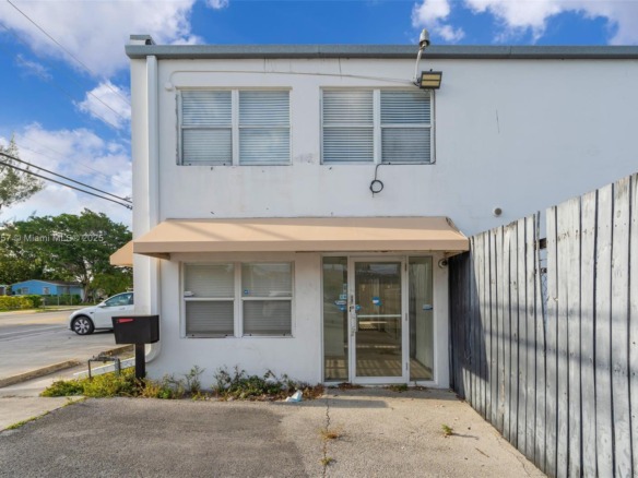 1226 NW 23rd Ave, Fort Lauderdale FL 33311 — #A11915657