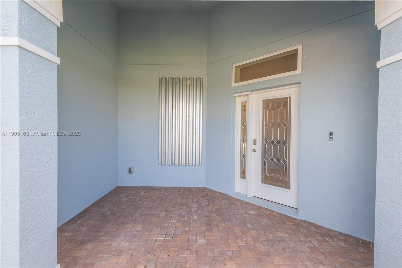 84b12bae-944 2547 Saint Lucia Cir, Vero Beach FL 32967 — #A11905103