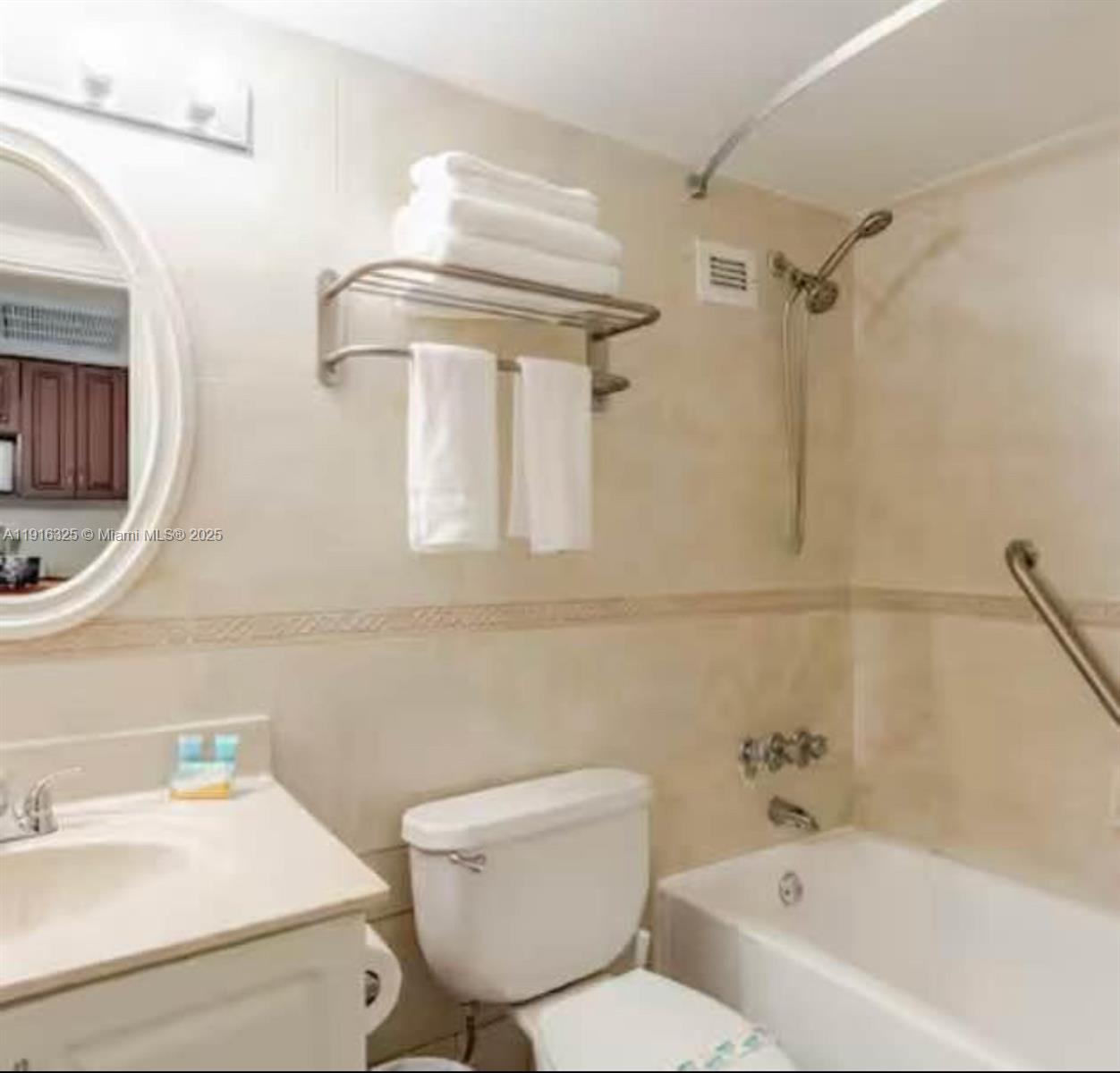 84b12bae-954 19201 Collins Ave # 733, Sunny Isles Beach FL 33160 — #A11916325
