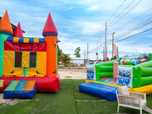 16860 SW 177TH AVE, Miami FL 33187 — #A11917076