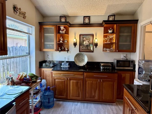 1060 New Parkview Pl, Haverhill FL 33417 — #A11918479