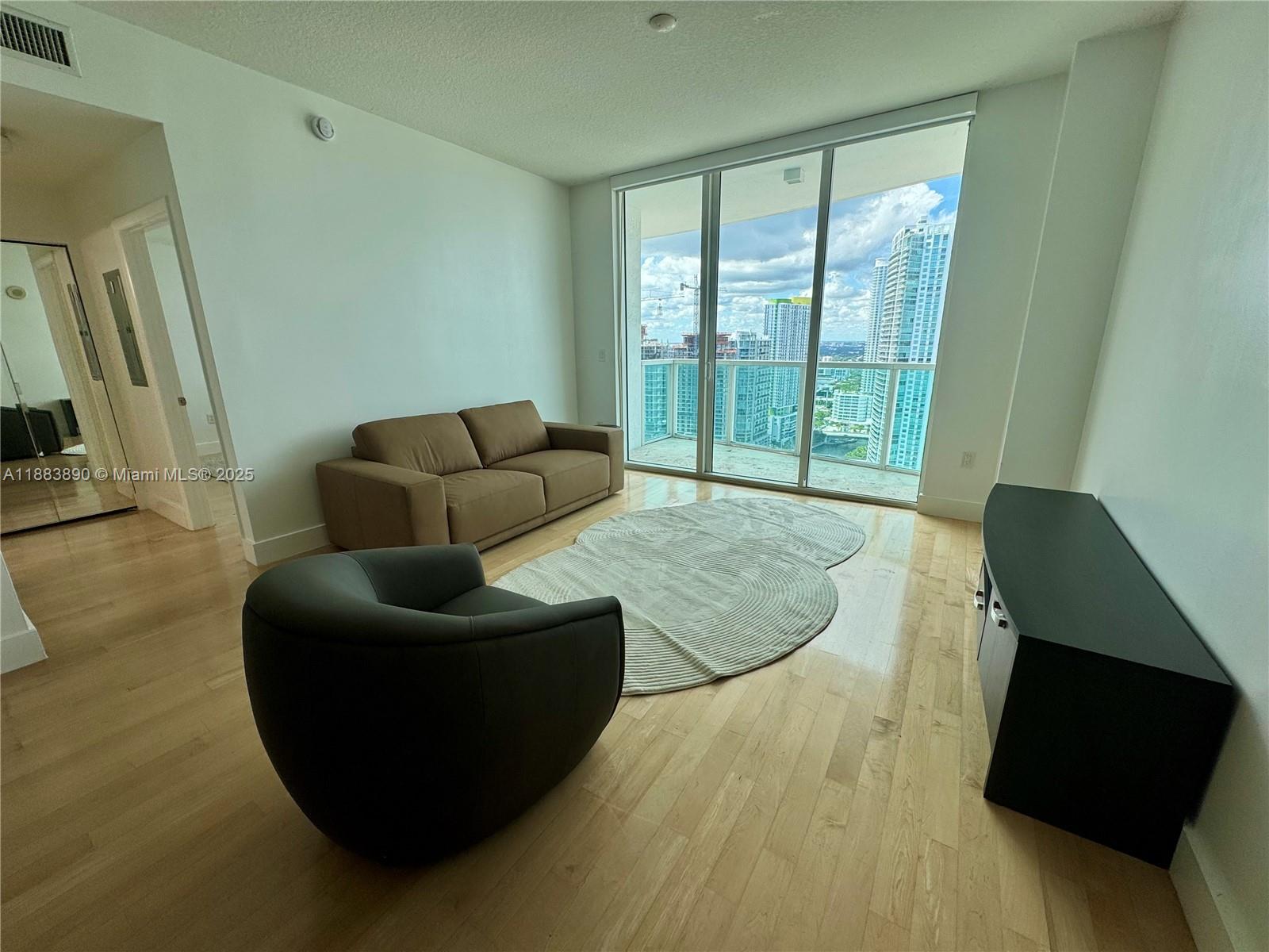 f3b61b38-1192 31 SE 5th St # 3817, Miami FL 33131 — #A11883890