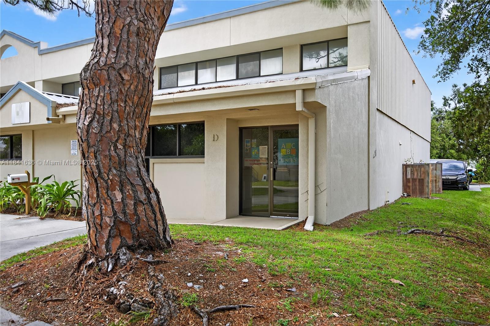 f3b61b38-1262 2239 15th St D, Other City – In The State Of Florida FL 34237 — #A11841636