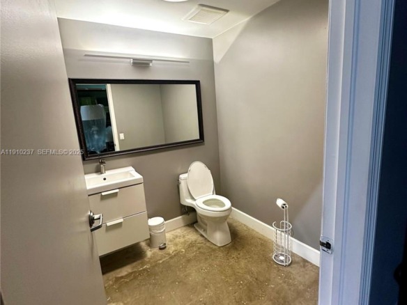 2901 SW 3rd Ave # 4, Fort Lauderdale FL 33315 — #A11910237