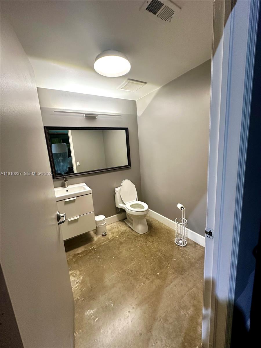 f3b61b38-1313 2901 SW 3rd Ave # 4, Fort Lauderdale FL 33315 — #A11910237
