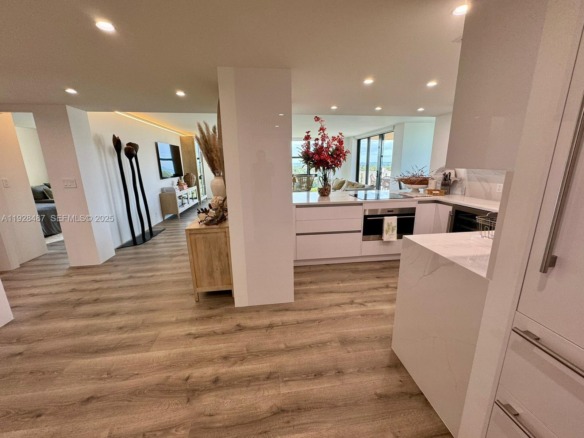 1121 Crandon Blvd # E1001, Key Biscayne FL 33149 — #A11928487