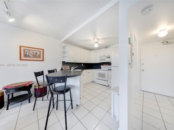 465 Ocean Dr # 224, Miami Beach FL 33139 — #A11927404