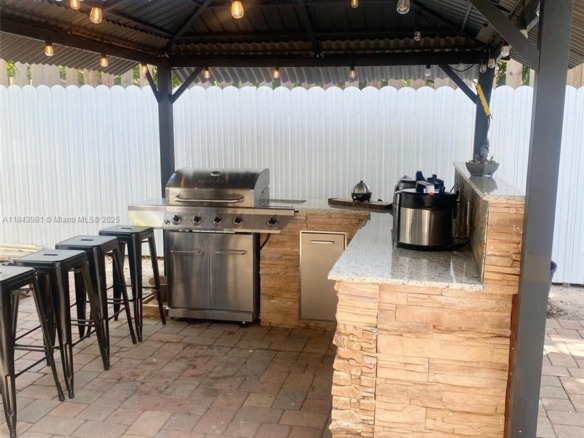 739 NW 112th St, Miami FL 33168 — #A11843981