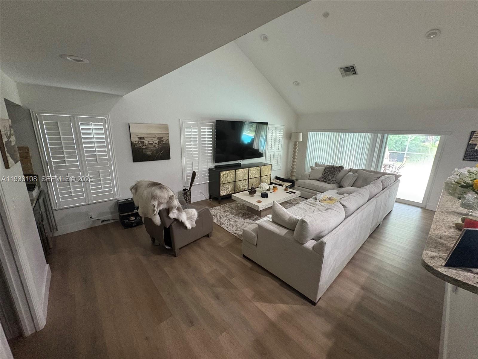 f3b61b38-1565 8265 SW 176th Ter, Palmetto Bay FL 33157 — #A11933108
