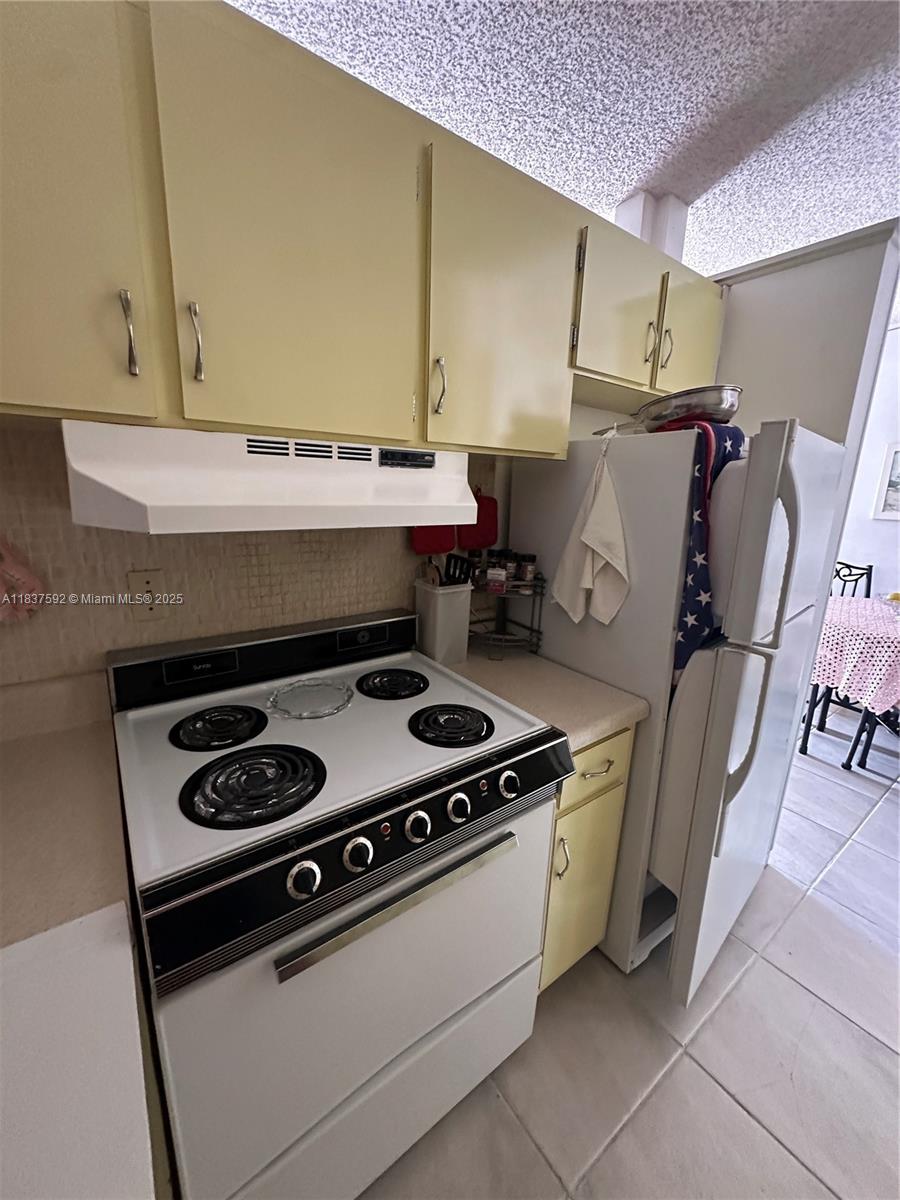 f3b61b38-1615 920 SW 11th Ave # 12A, Hallandale Beach FL 33009 — #A11837592