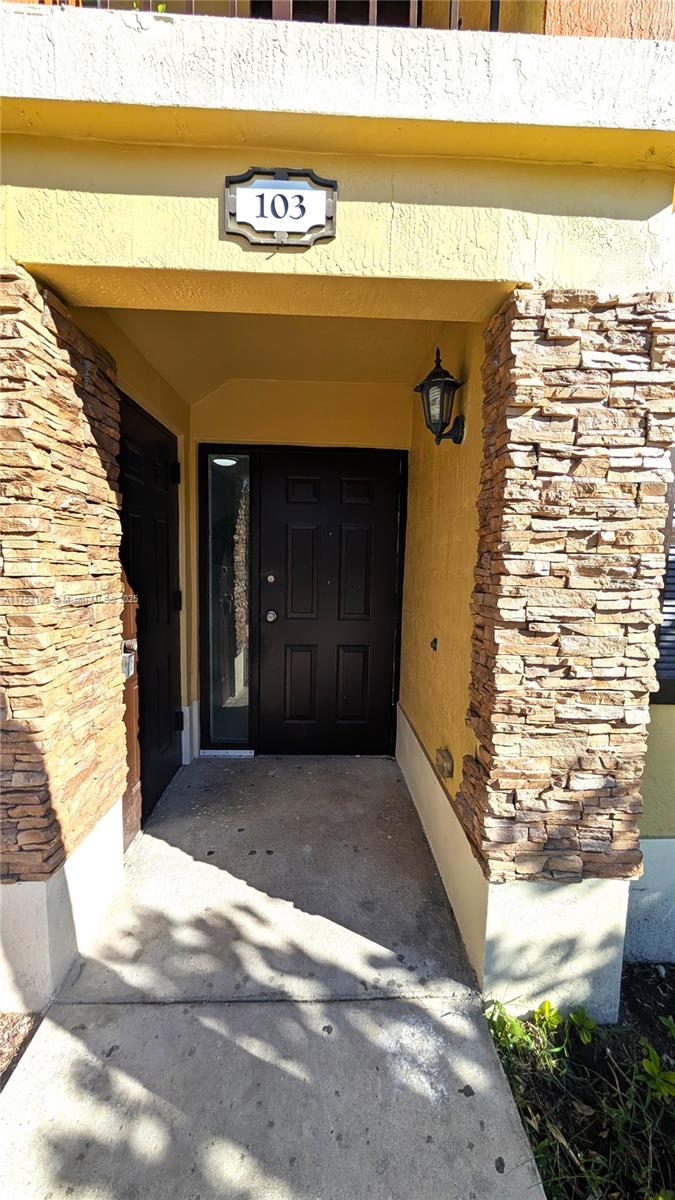 f3b61b38-1619 3395 NE 9th St # 103, Homestead FL 33033 — #A11753105