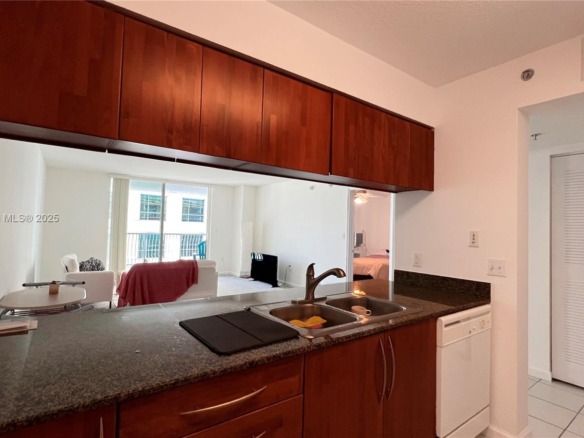 1200 Brickell Bay Dr # 2814, Miami FL 33131 — #A11890402