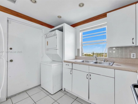 2025 NE 164th St # 809, North Miami Beach FL 33162 — #A11936457