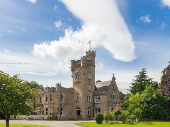 Mansfield Castle Scotsbur Tain IV 191PS Tain, Highland Scotland, IV19 — #A11573242