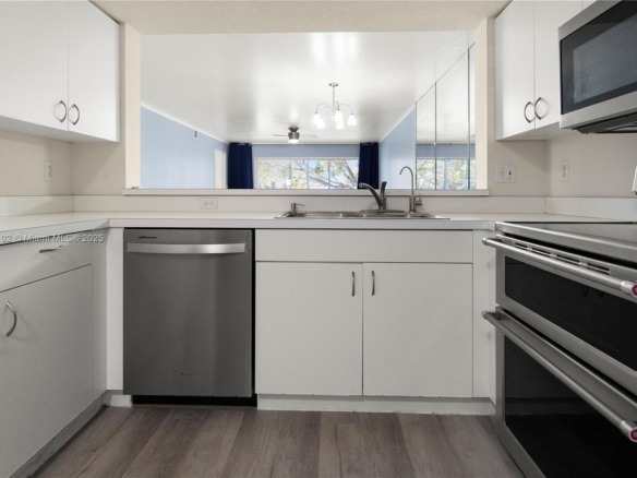 9610 VICTORIA LANE # D202, Naples FL 34109 — #A11922102