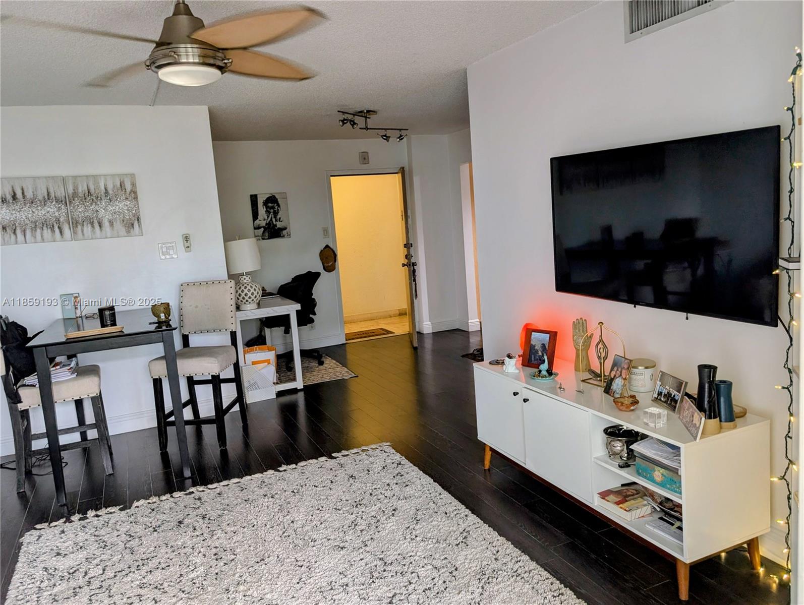 f3b61b38-1900 3304 Virginia St # 4A, Miami FL 33133 — #A11859193