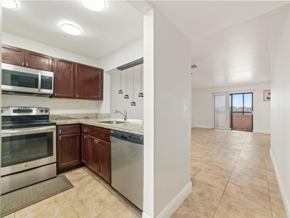 880 NE 207th Ter # 10, Miami FL 33179 — #A11940350