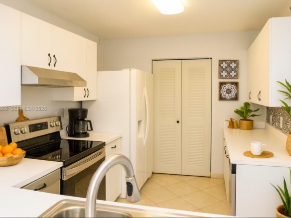 19601 E Country Club Dr # 7202, Aventura FL 33180 — #A11929866