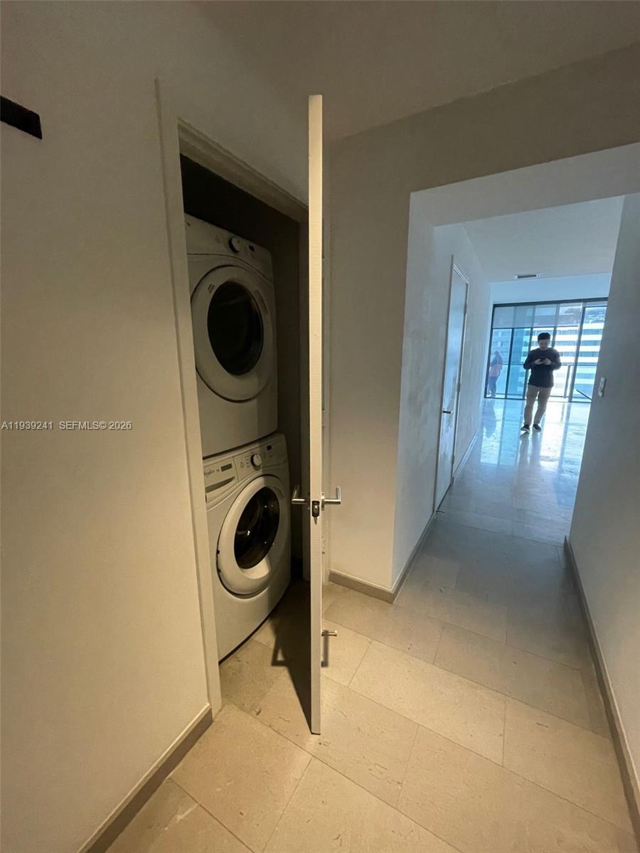 f3b61b38-1979 88 SW 7th St # 1608, Miami FL 33130 — #A11939241