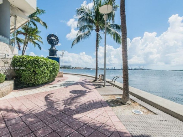 325 S Biscayne Blvd # 3822, Miami FL 33131 — #A11793835