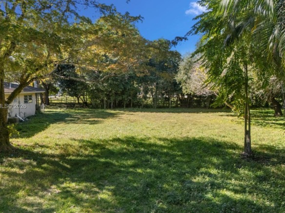 13500 SW 68th Ct, Pinecrest FL 33156 — #A11939656