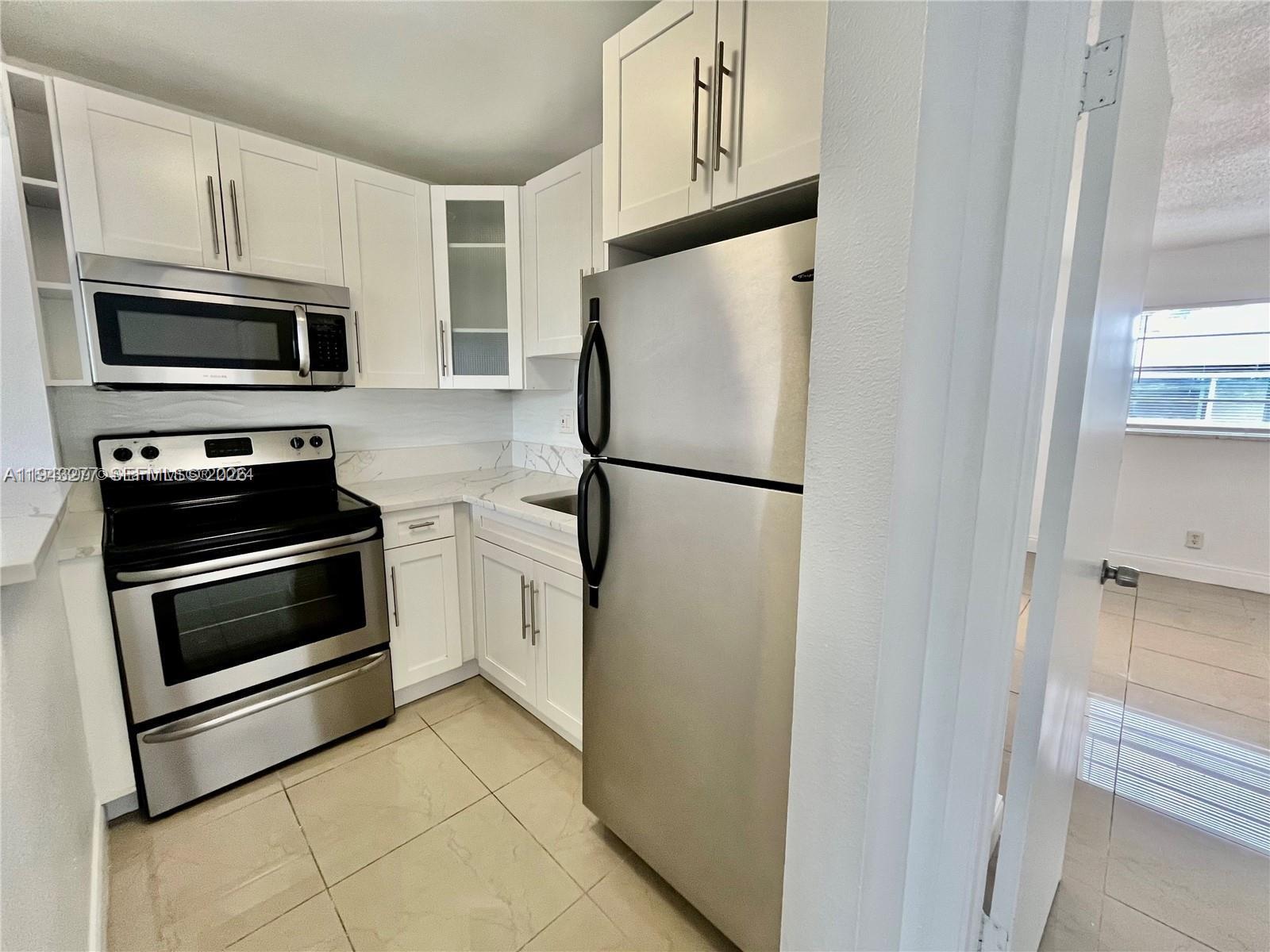 f3b61b38-2063 241 SE 9th Ave # 207, Pompano Beach FL 33060 — #A11943277