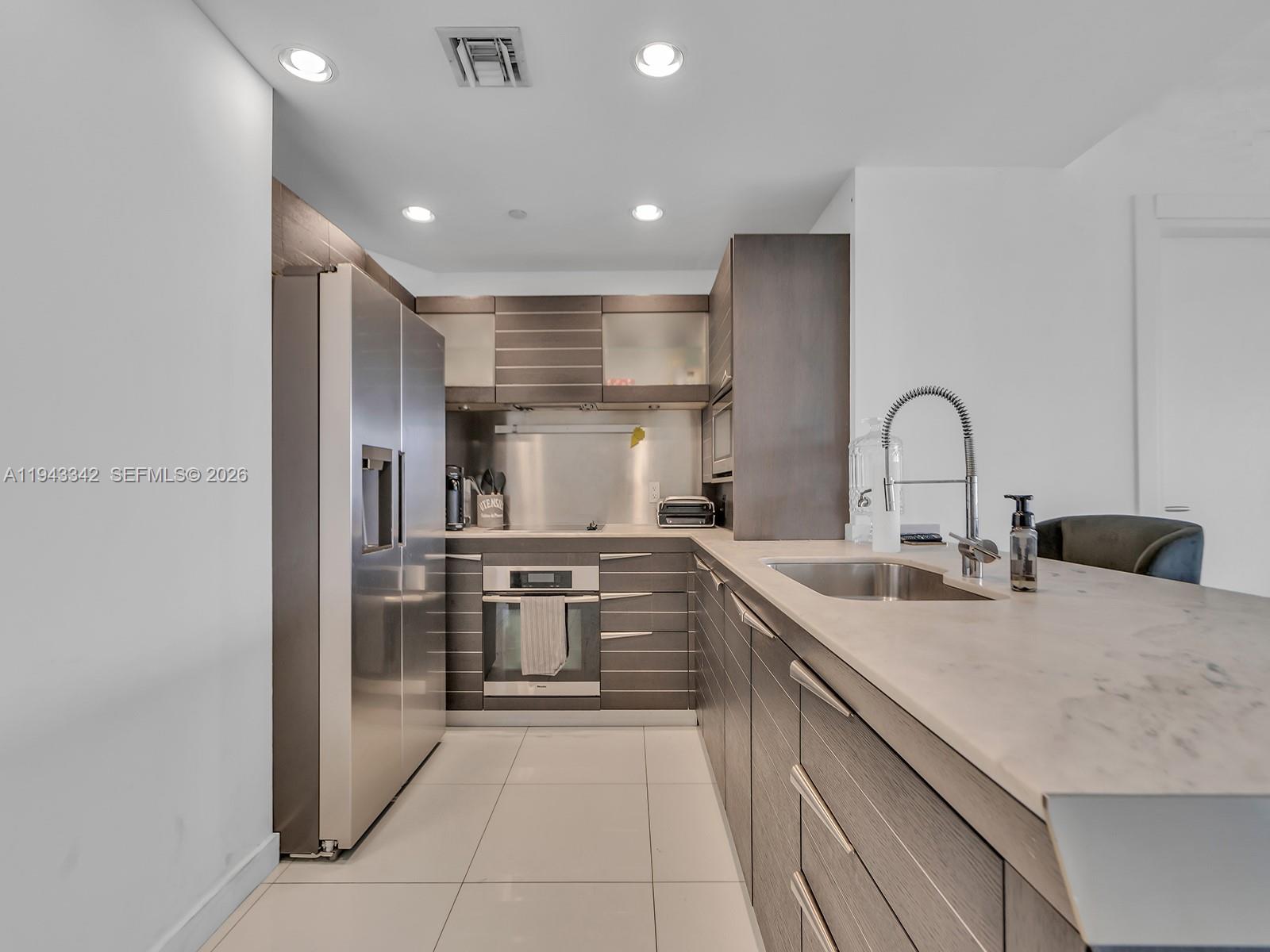 f3b61b38-2072 200 Biscayne Boulevard Way # 3603, Miami FL 33131 — #A11943342