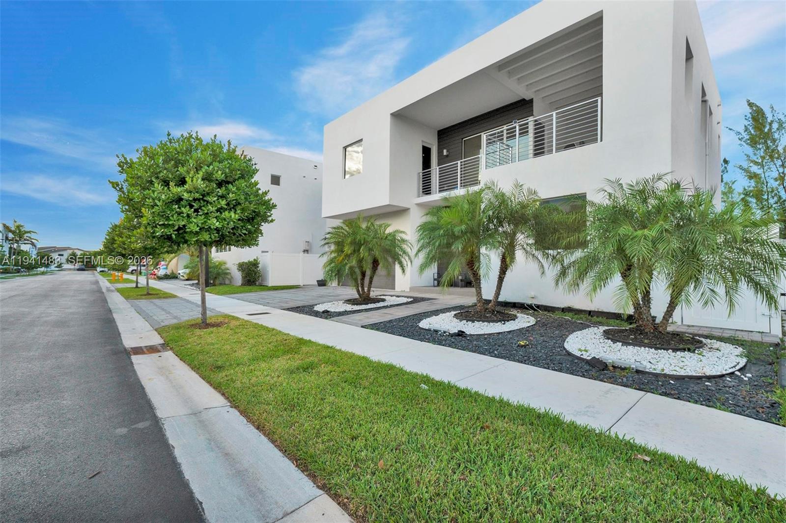 f3b61b38-2105 10055 NW 77th St, Doral FL 33178 — #A11941483