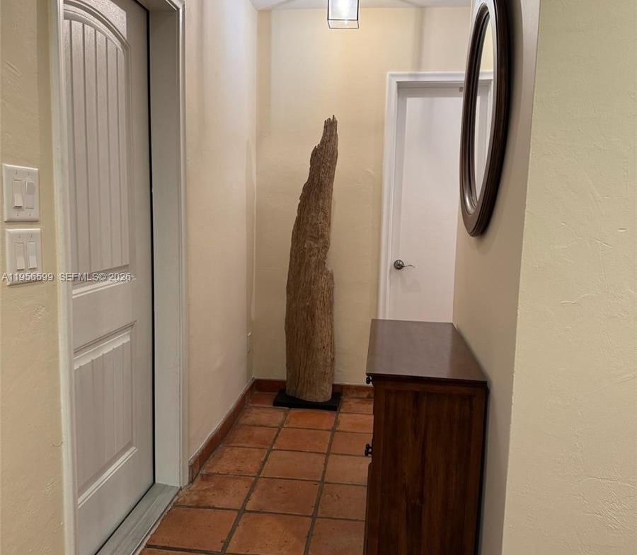 900