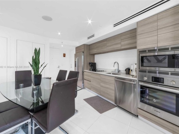 6620 Indian Creek Dr # 304, Miami Beach FL 33141 — #A11817882