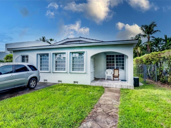 535 W 51st St, Miami Beach FL 33140 — #A11184594