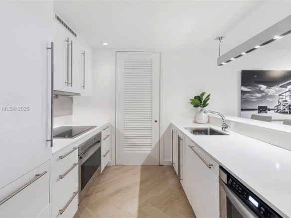 2201 Collins Ave # 804, Miami Beach FL 33139 — #A11237629