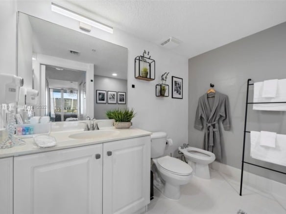 18100 N Bay Rd # 308, Sunny Isles Beach FL 33160 — #A11311111
