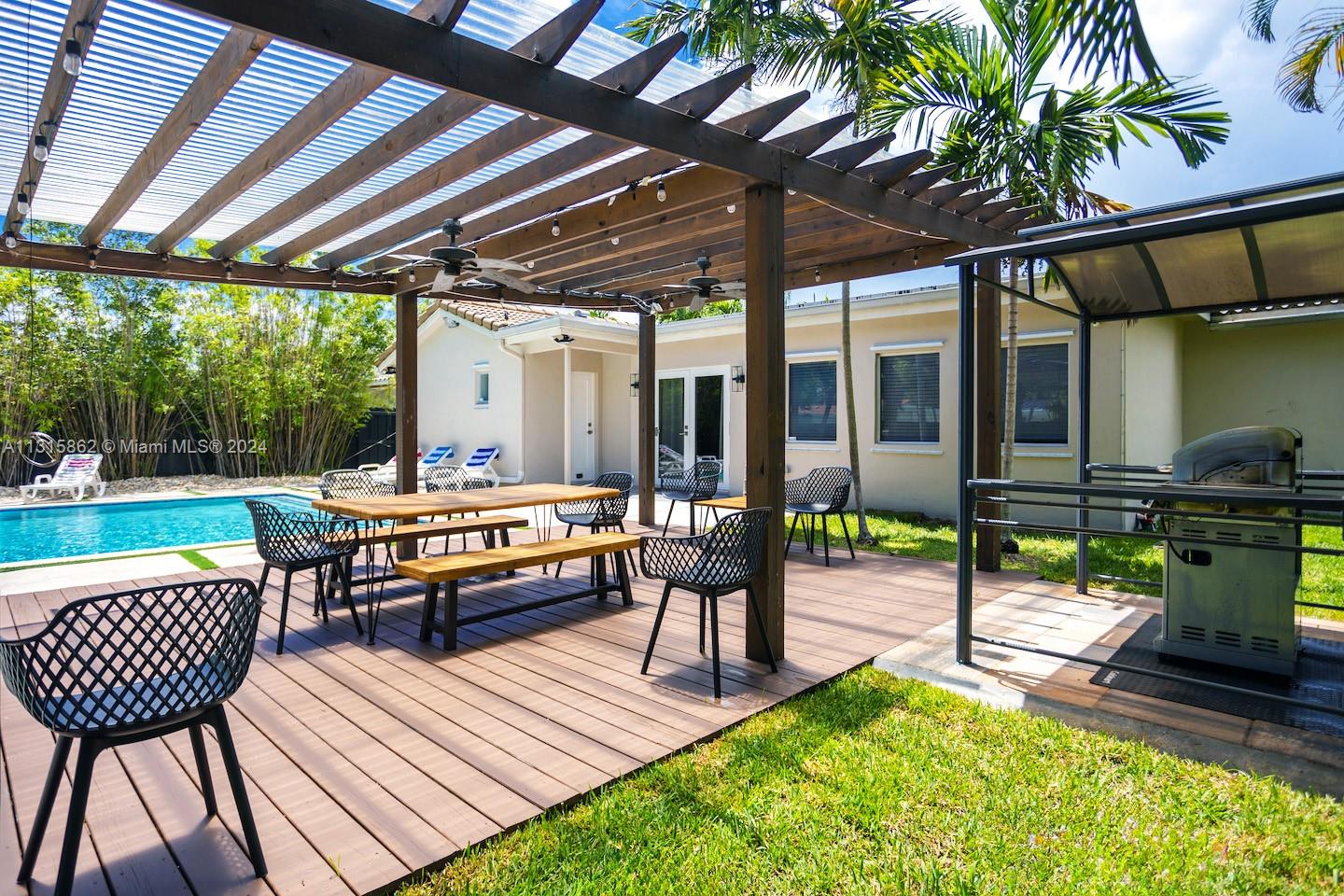 f3b61b38-2382 1307 Rodman St, Hollywood FL 33019 — #A11315862
