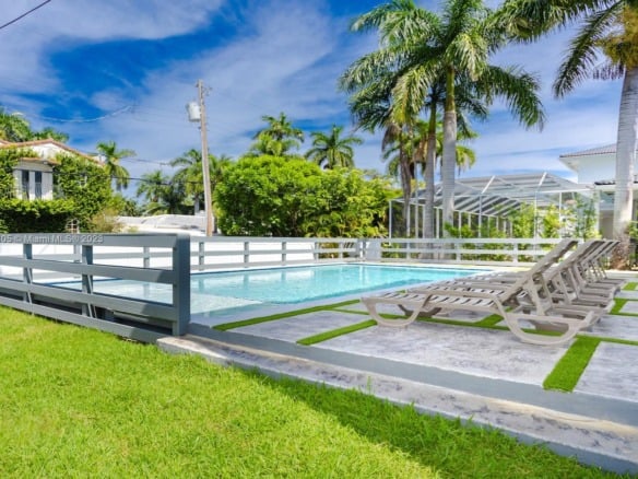 1109 Hollywood Blvd, Hollywood FL 33019 — #A11317805