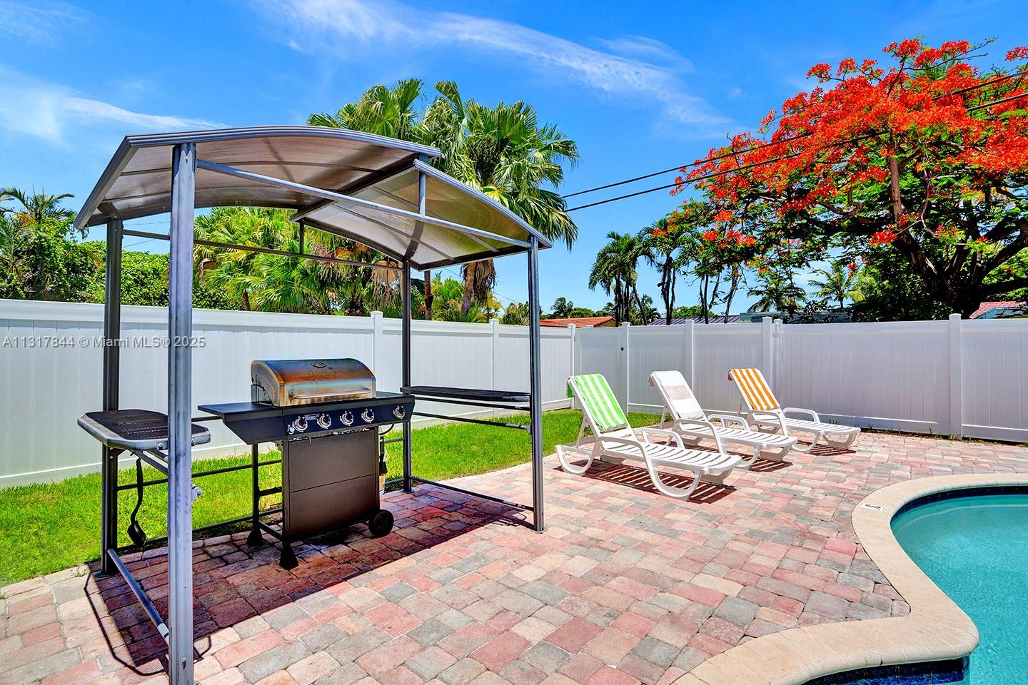 1301 Rodman St, Hollywood FL 33019 — #A11317844