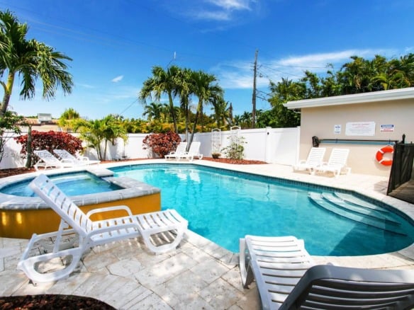 1311 Rodman St, Hollywood FL 33019 — #A11318266