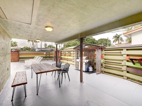 1020 N 13th Ter, Hollywood FL 33019 — #A11321325