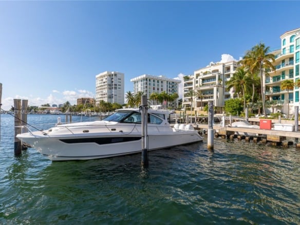 1660 W Glencoe St # 302, Coconut Grove FL 33133 — #A11333409