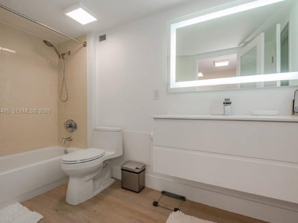 2301 Collins Ave # 927, Miami Beach FL 33139 — #A11348485