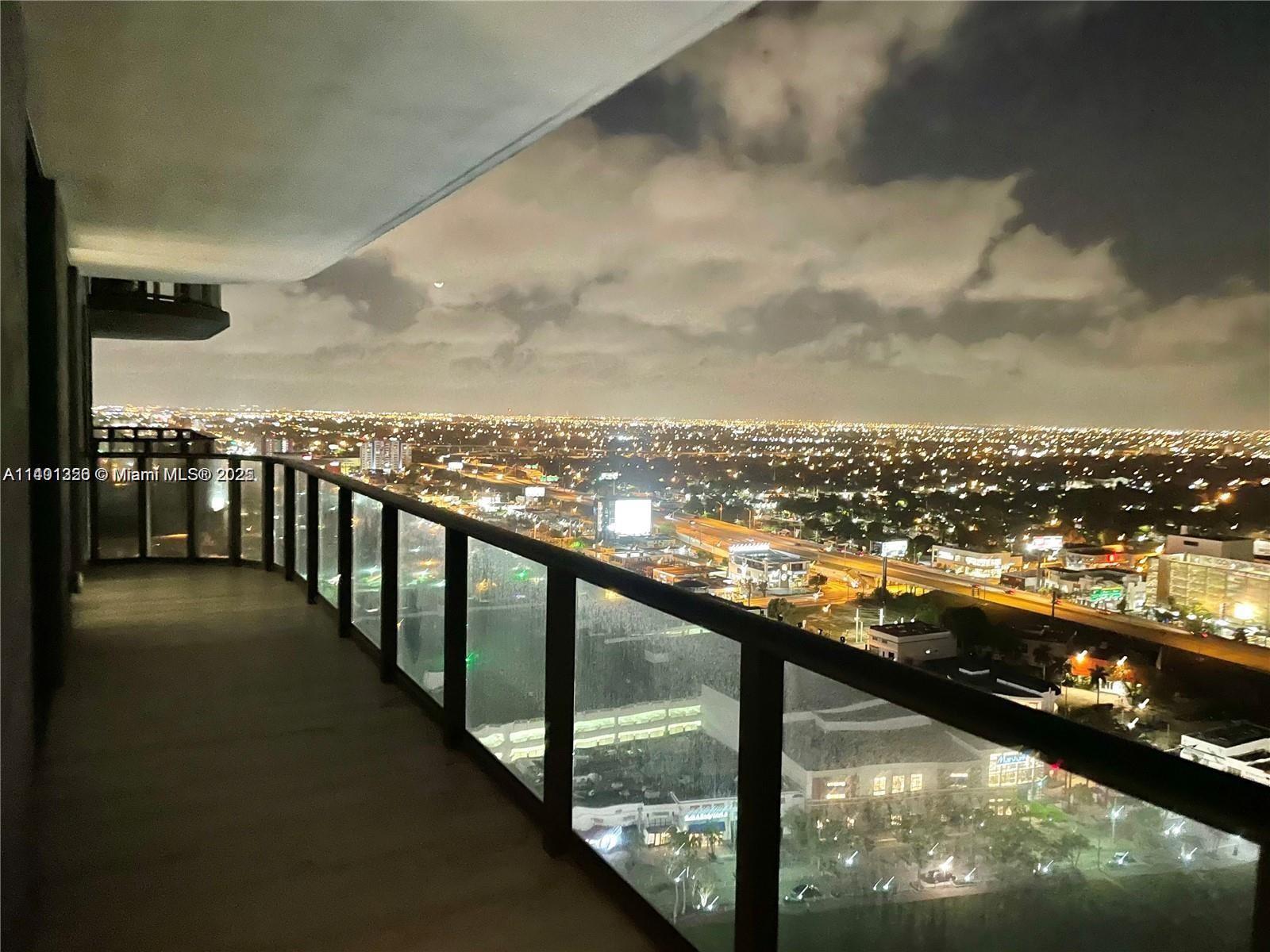 f3b61b38-2519 121 NE 34 St # 2215, Miami FL 33137 — #A11401356