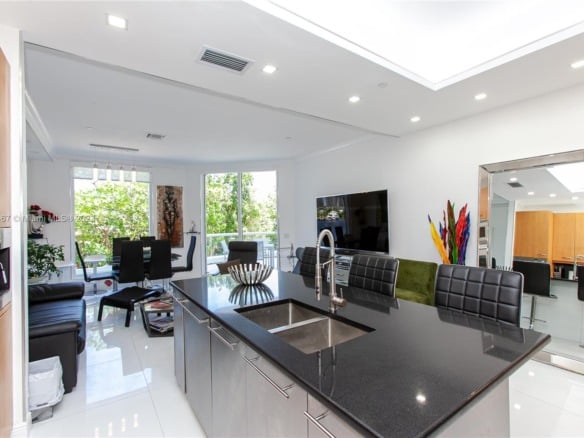6000 Island Blvd # 104, Aventura FL 33160 — #A11406467