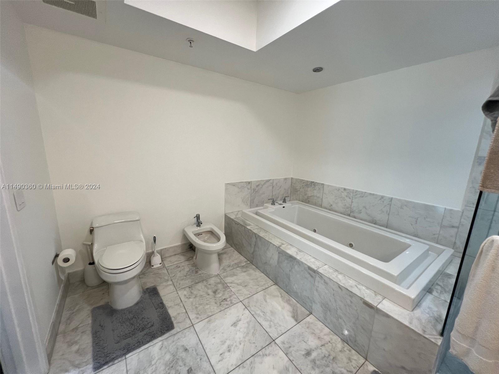 218 SE 14th Street # 1806, Miami FL 33131 — #A11490360