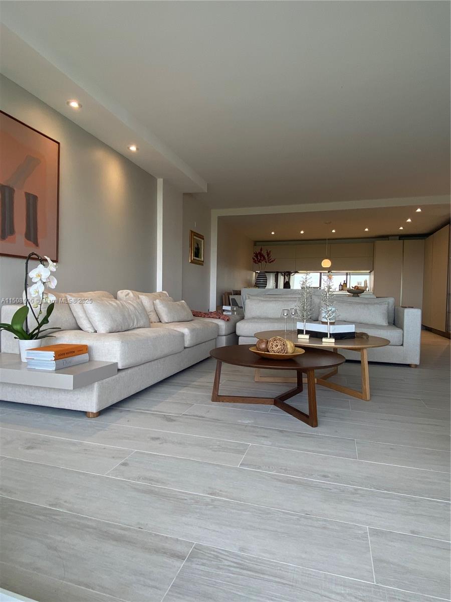 199 Ocean Lane Dr # 1112, Key Biscayne FL 33149 — #A11508506